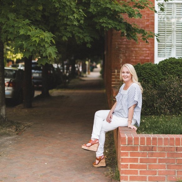 Meet your Posher, Erin - Picture 1 of 1